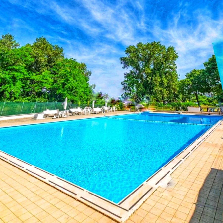 La Dolce Vita - Apartment With Shared Pool And Large Terrace リド・デッレ・ナツィオーニ エクステリア 写真