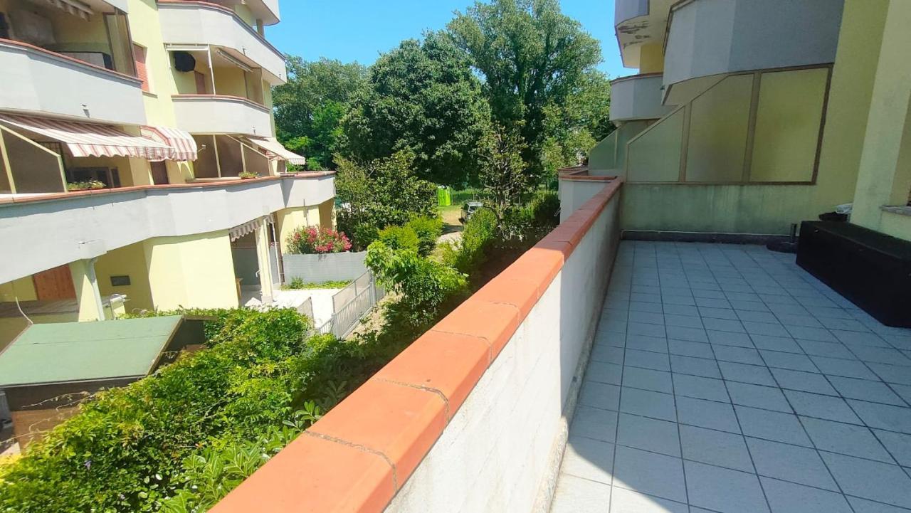 La Dolce Vita - Apartment With Shared Pool And Large Terrace リド・デッレ・ナツィオーニ エクステリア 写真
